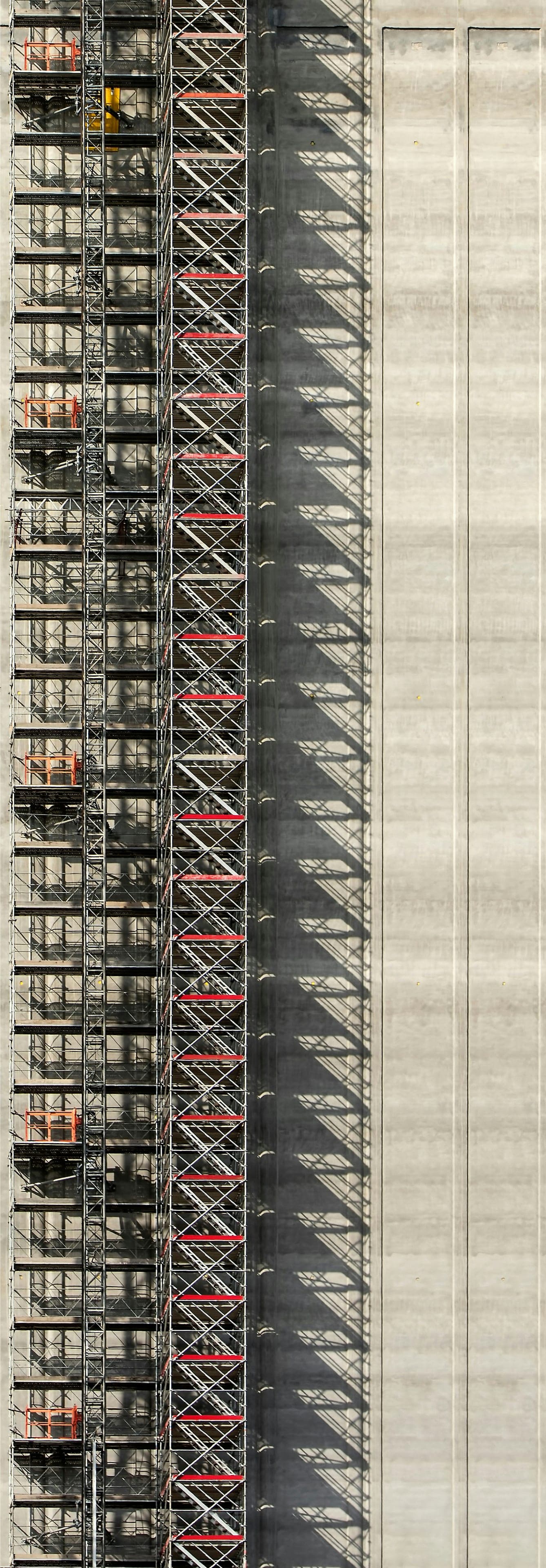 sticky-text-scroll-image
